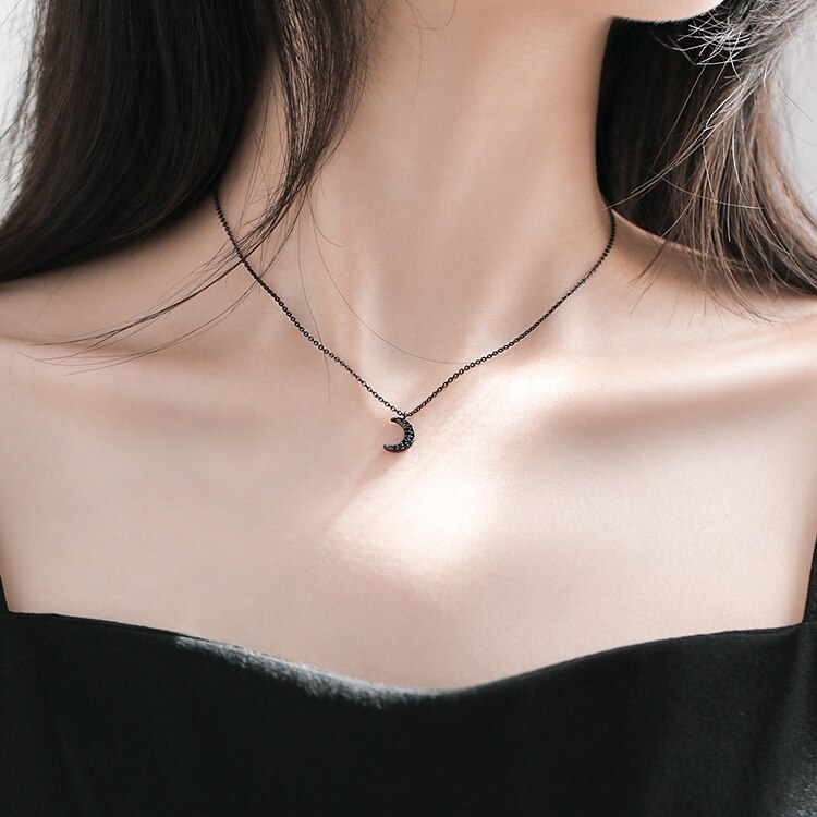 Collier Lune Noire - Élégance Nocturne 🌙