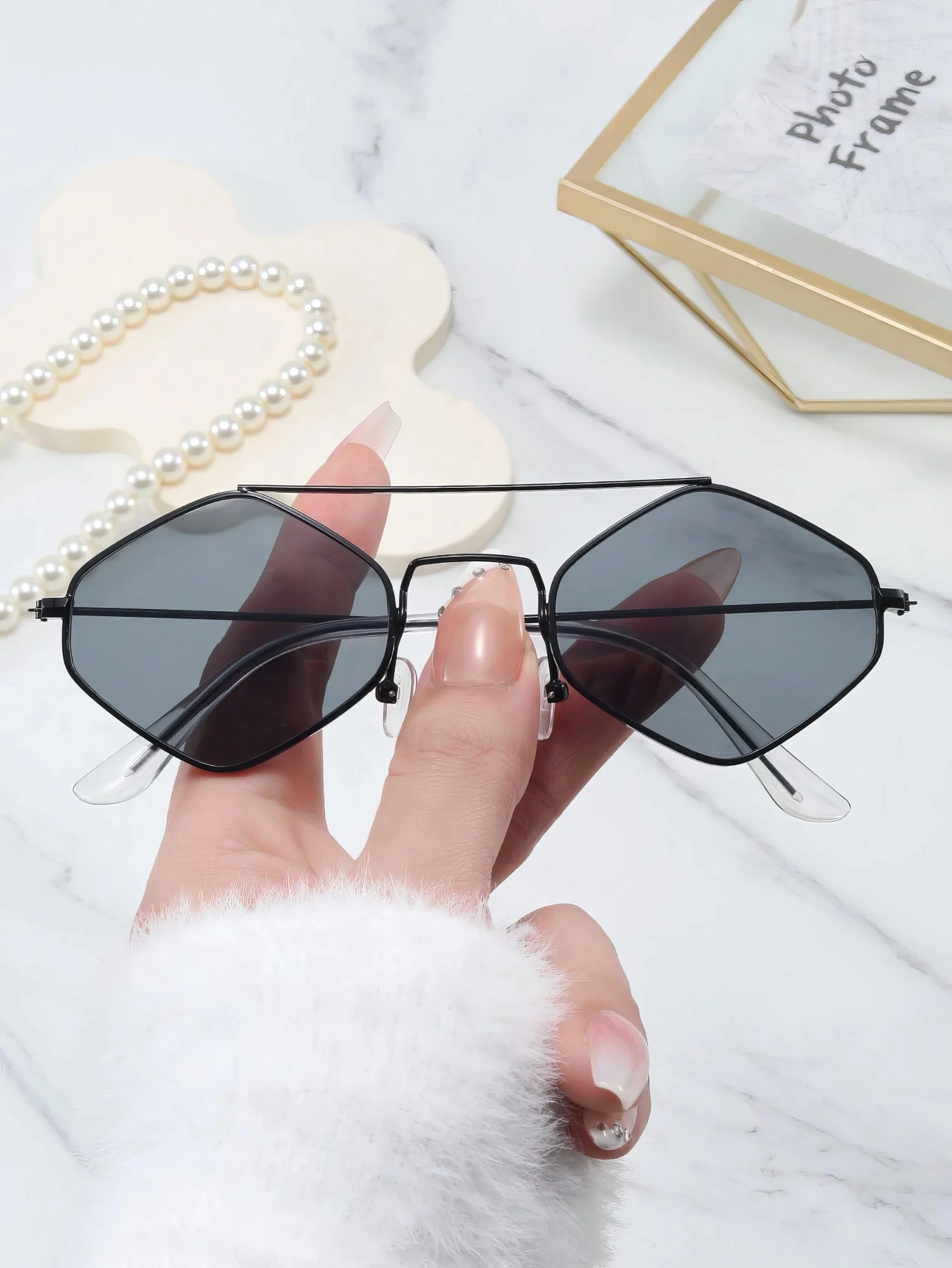 Lunettes de Soleil - Style Moderne et Élégant