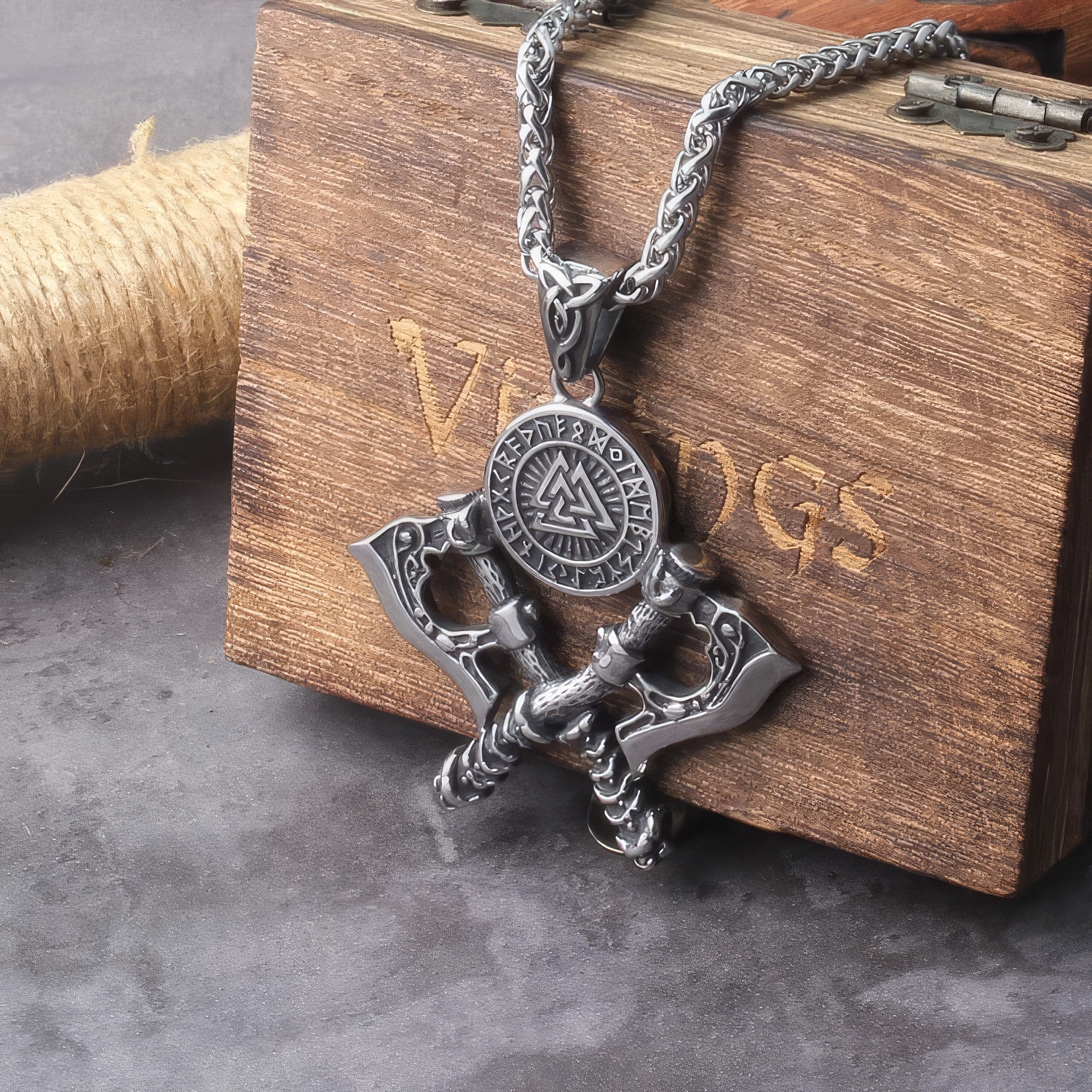Collier Viking Haches & Symbole Runique ⚔️
