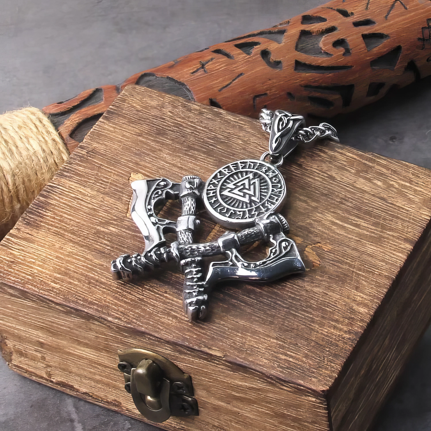 Collier Viking Haches & Symbole Runique ⚔️ – Image 3