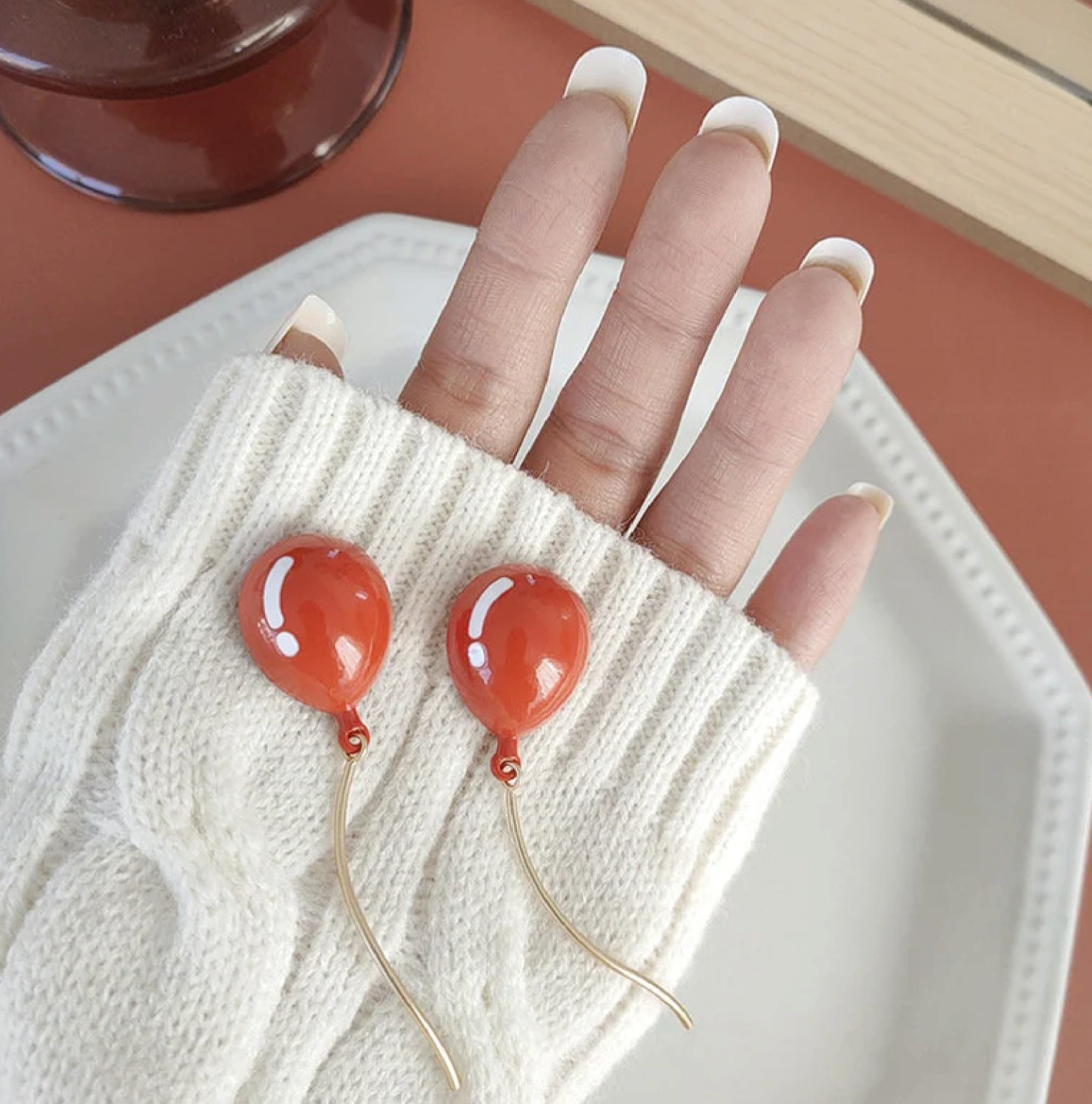 Boucles d'Oreilles Ballon - Originalité & Légèreté 🎈 – Image 2