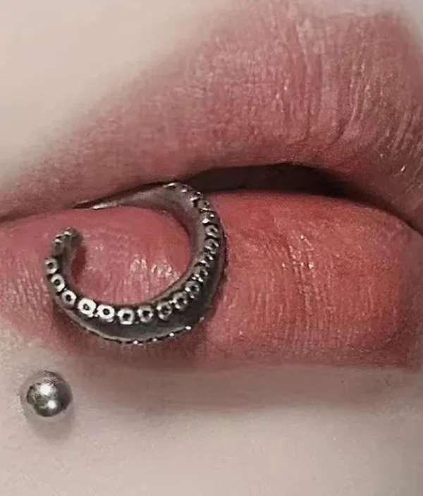 Piercing Tentacule - Design Unique đ