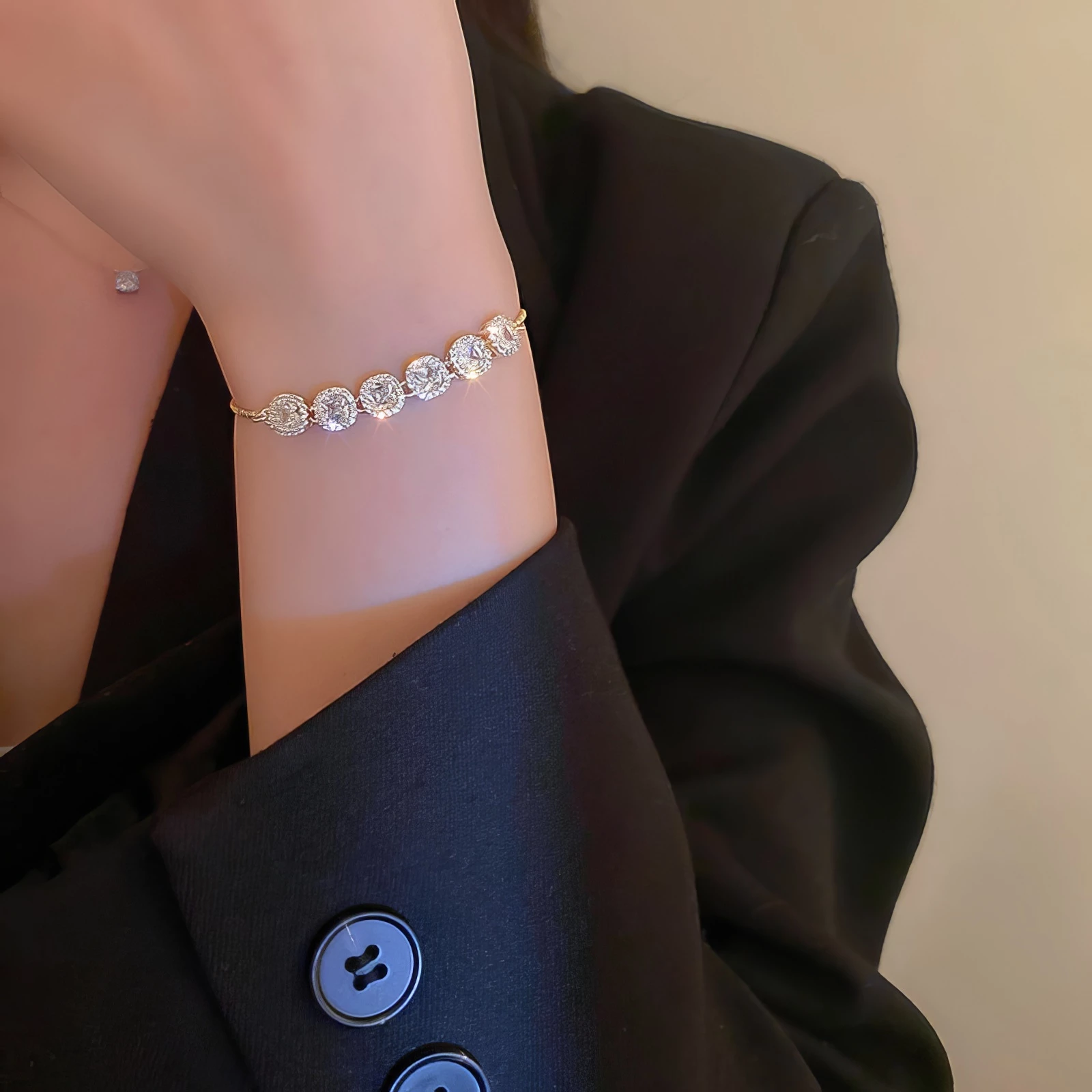 Bracelet Raffiné - Éclat Élégant ✨