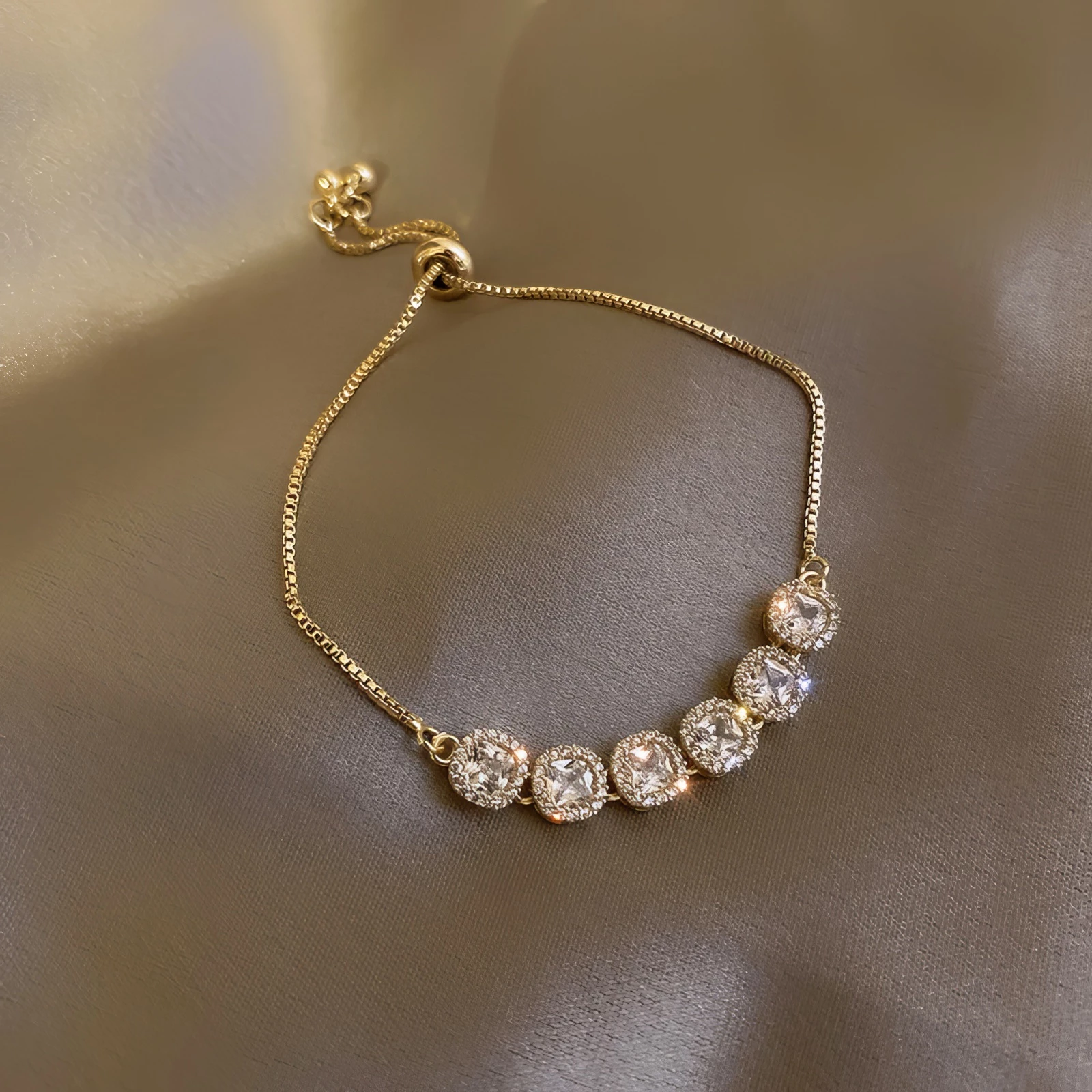 Bracelet Raffiné - Éclat Élégant ✨ – Image 2
