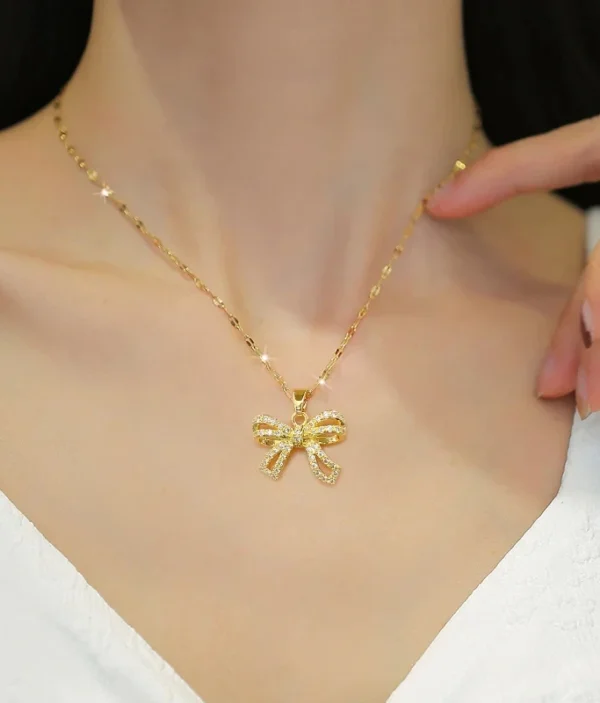 Collier Nœud Pavé de Zircon ✨