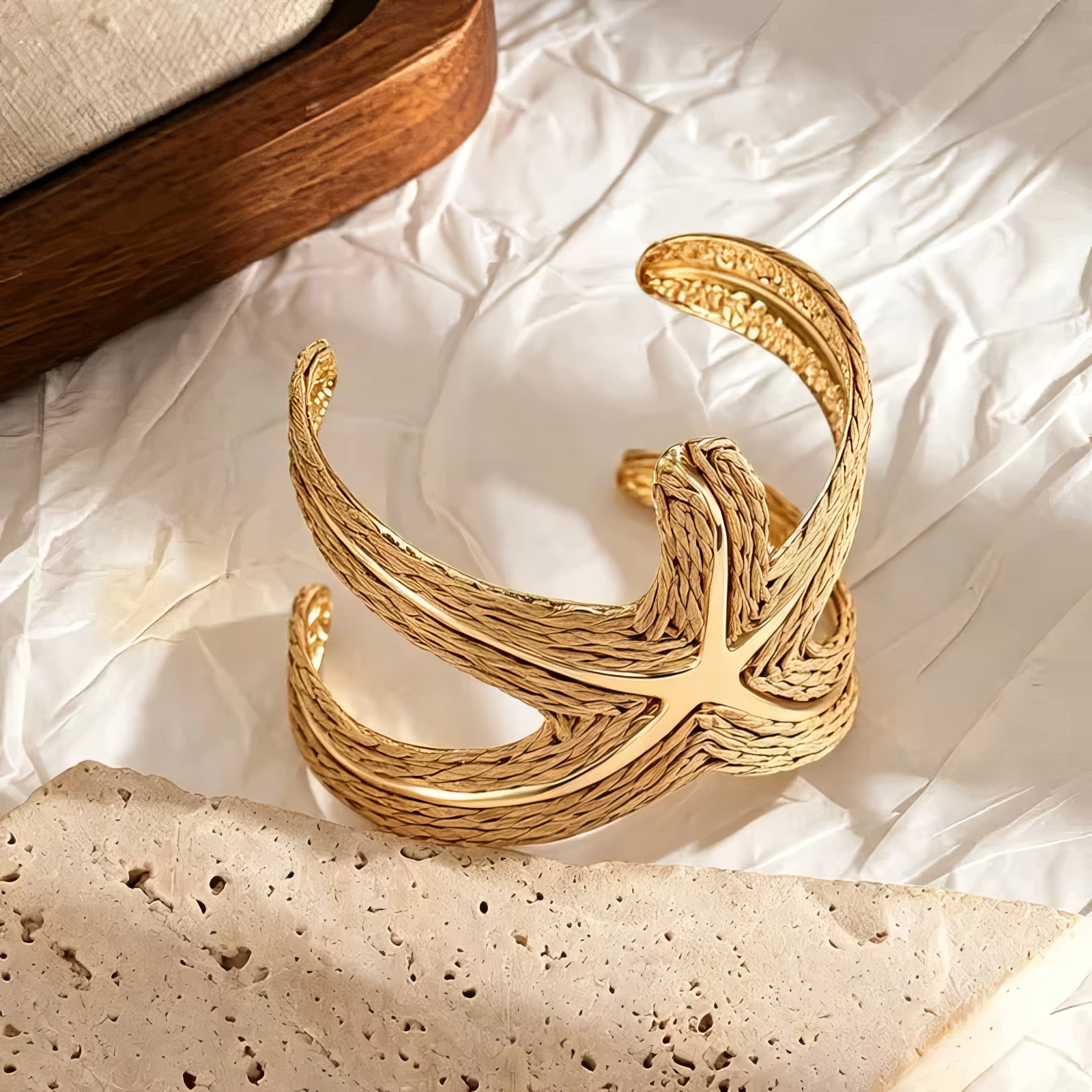 Bracelet Jonc Étoile de Mer - Design Doré Bohème – Image 3